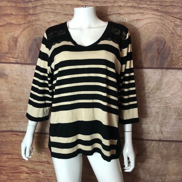 Lane Bryant Tops - Lane Bryant Women’s Top Size 18/20 Striped VNeck